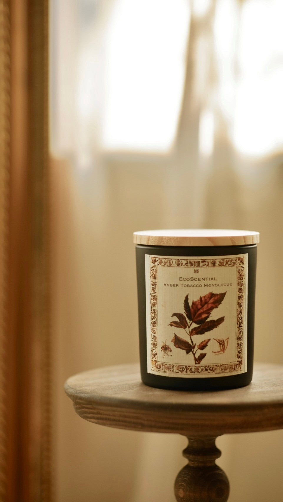 EcoScential Amber Tobacco Monologue Candle small 豪華蠟燭" 琥珀菸草獨白 "