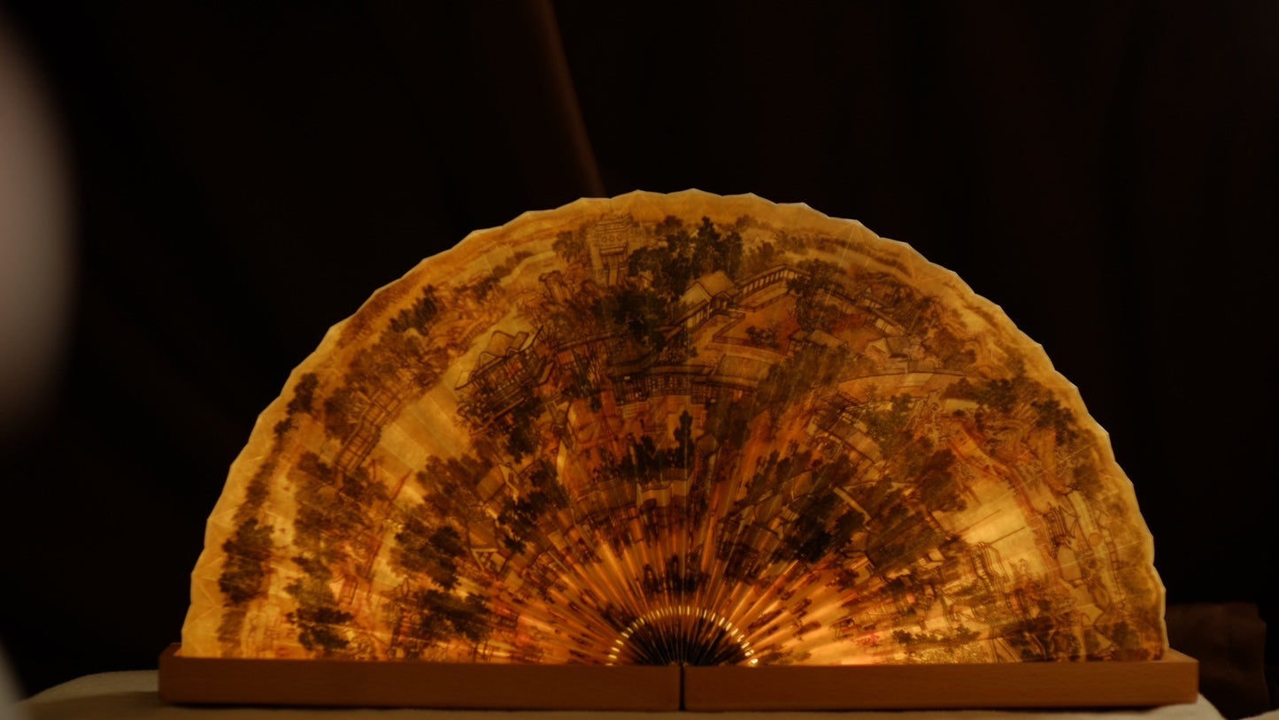 Threelifetimes Qingming Riverside Painting Fan-shaped  Lamp 清明上河圖LED扇形桌燈